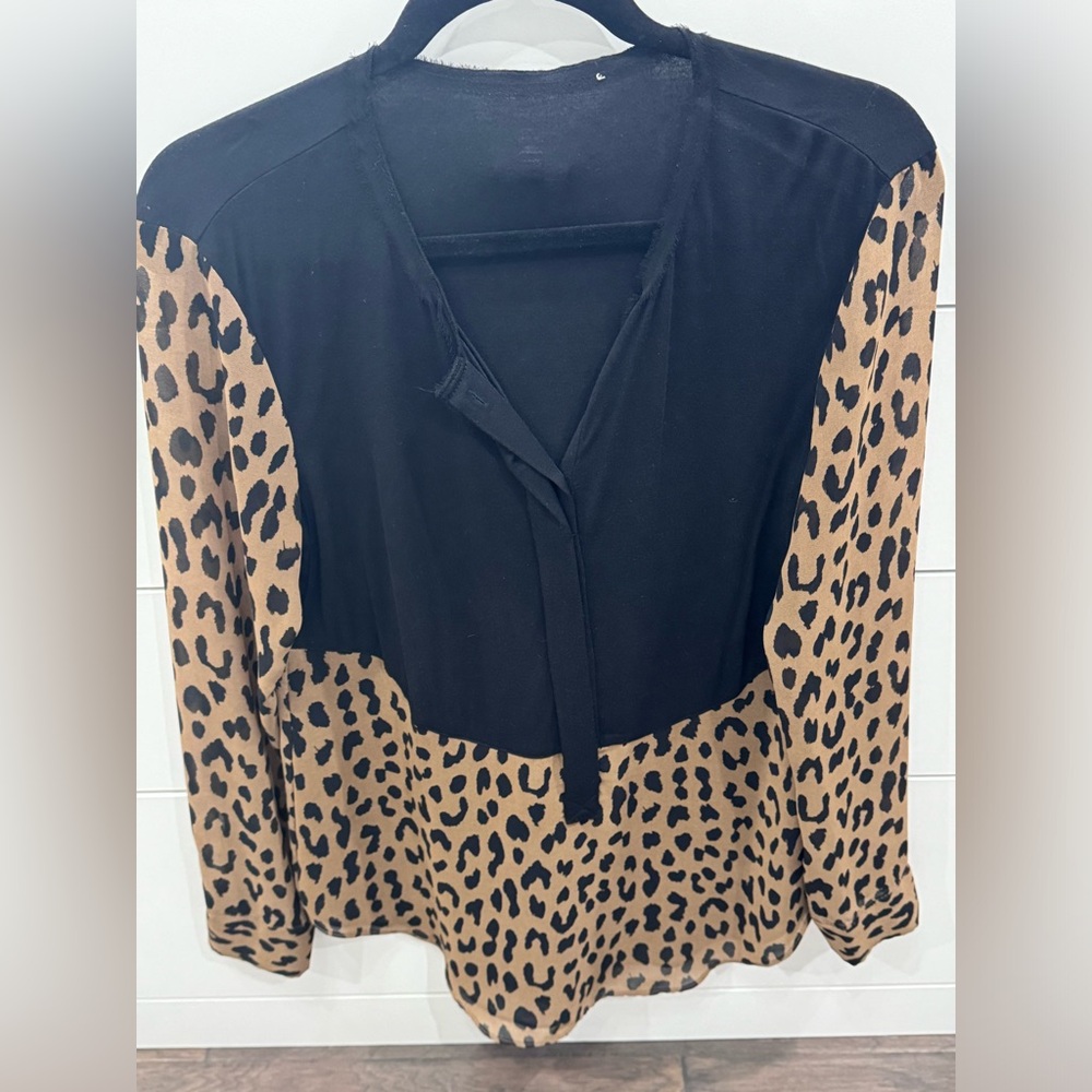 ASTR Leopard Mixed Fabric shirt